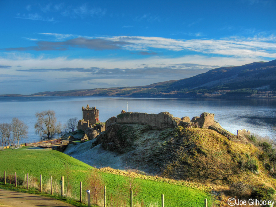 Urquhart Castle and Loch Ness taken with a 7.1 megapixels compact camera in 2006