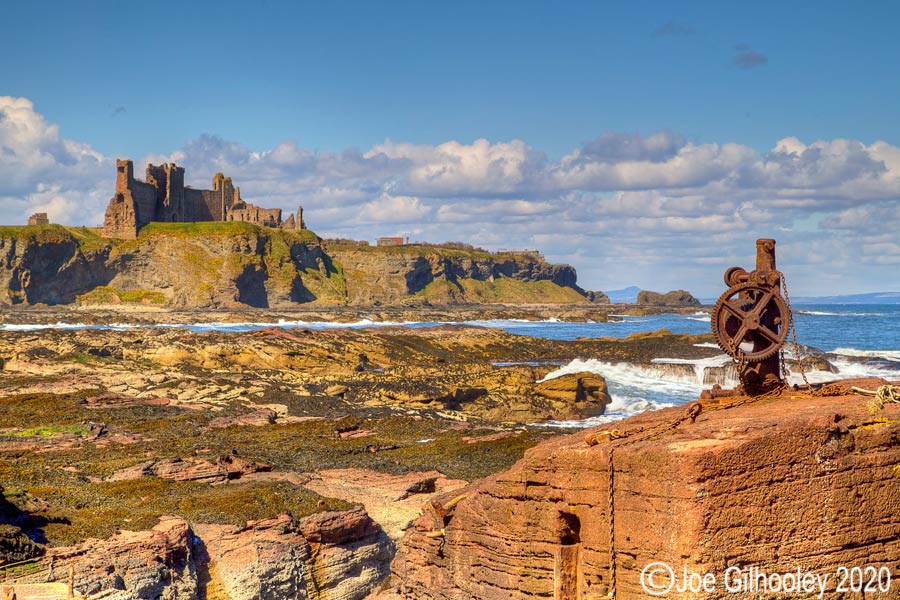 Tantallon Castle from cliffs at Seacliff