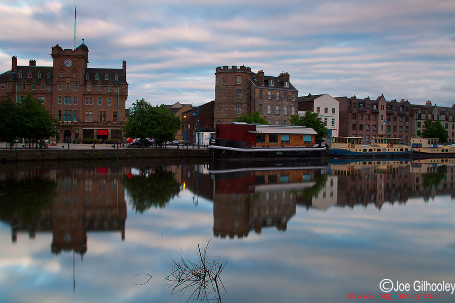 The Shore Leith by night