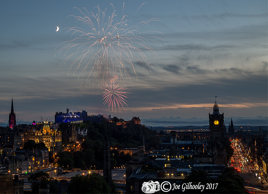 Edinburgh Military Tattoo Fireworks - Early Performance fireworks into Twilight sky