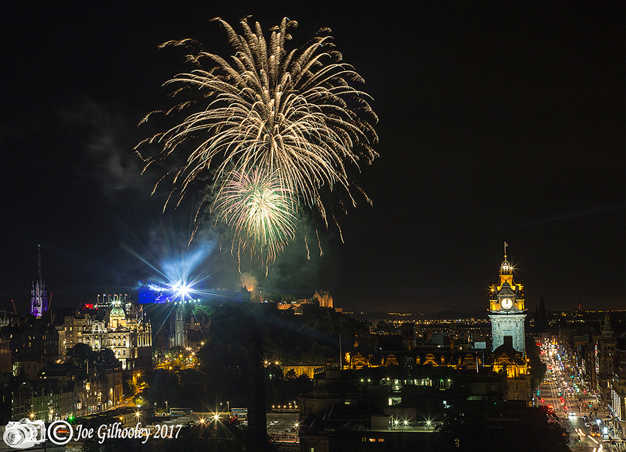 Edinburgh Military Tattoo Fireworks - Extended fireworks display